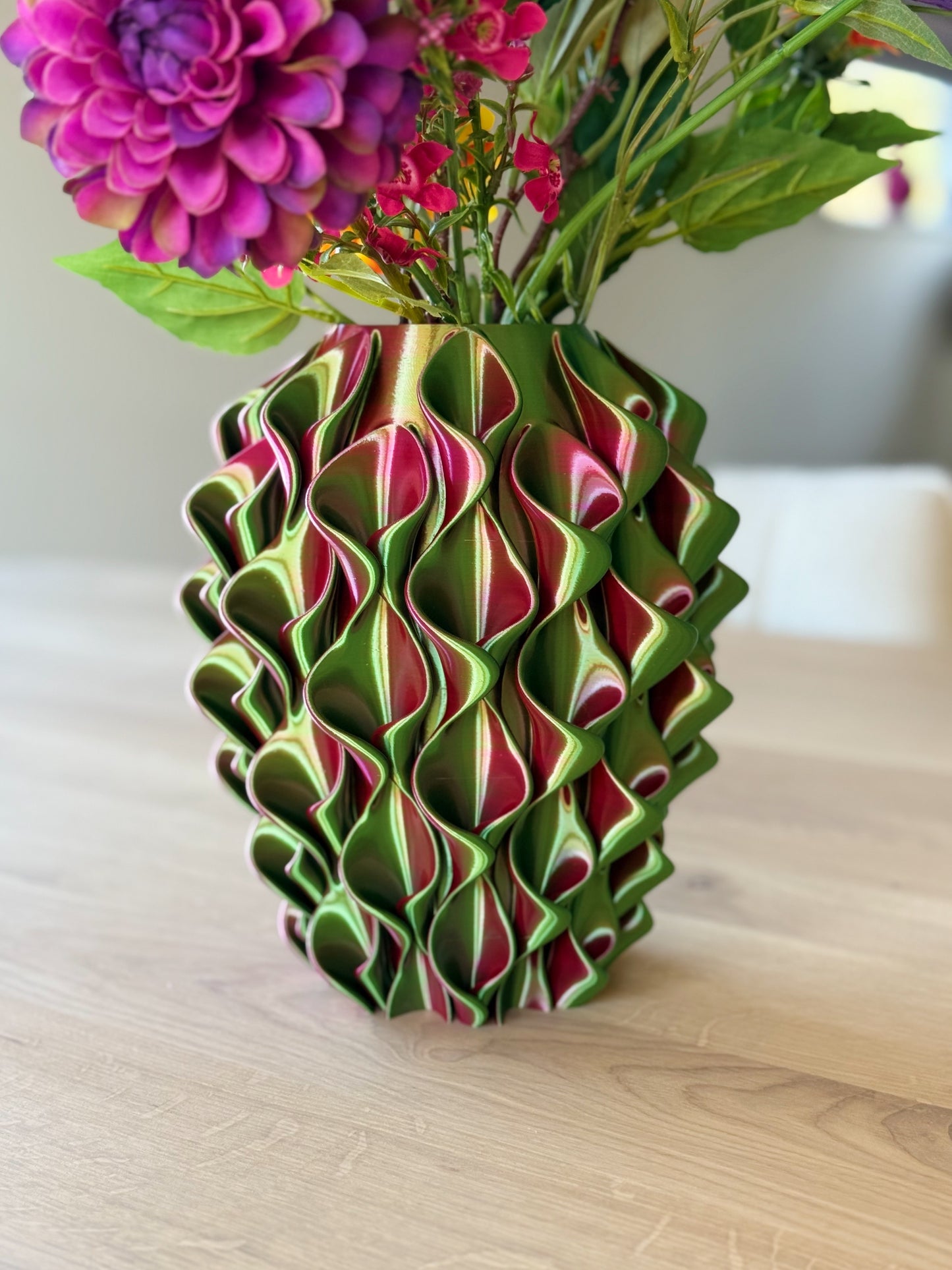 3d geprinte vaas groen rood