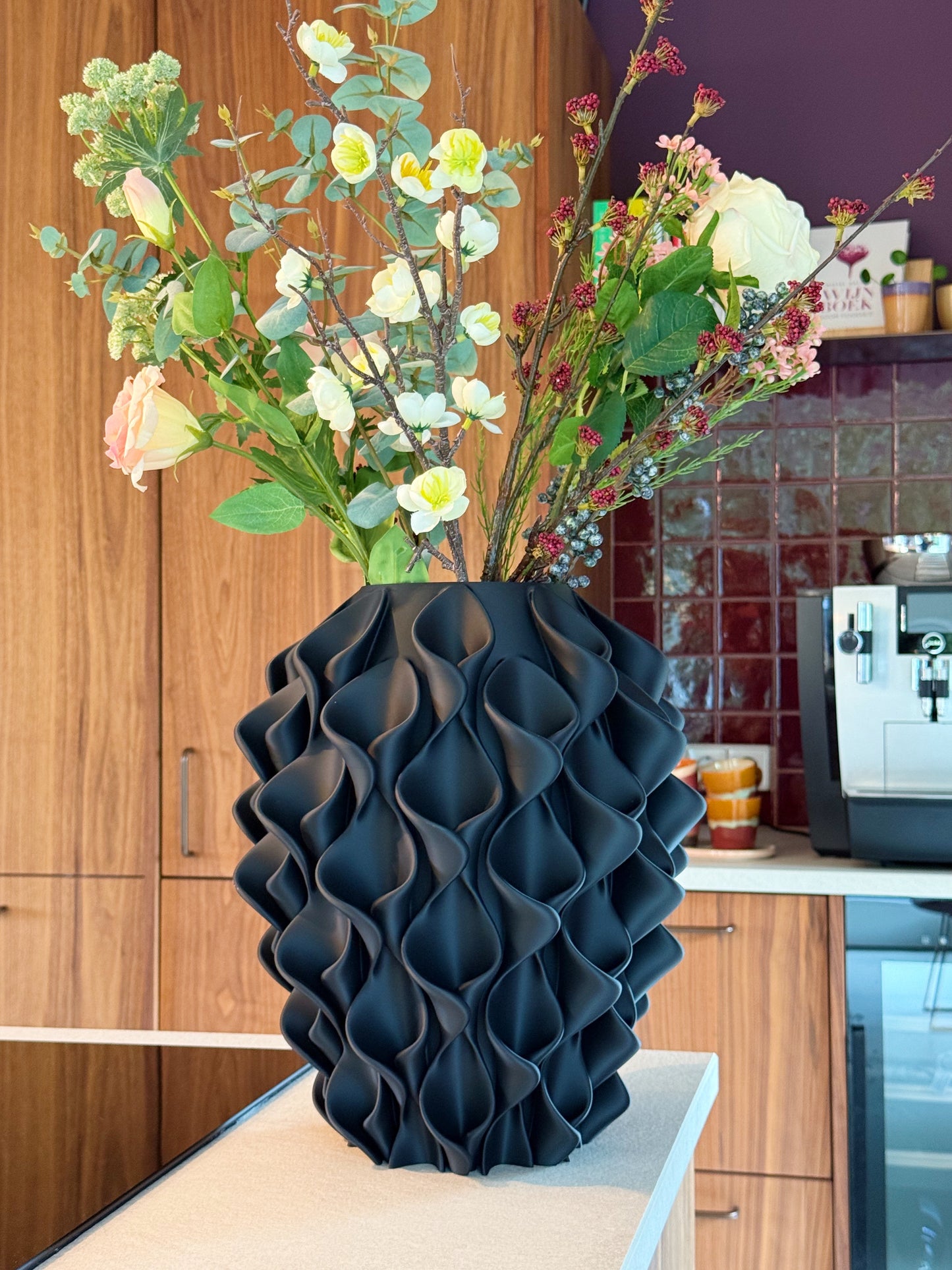 3d geprinte vaas zwart lelie
