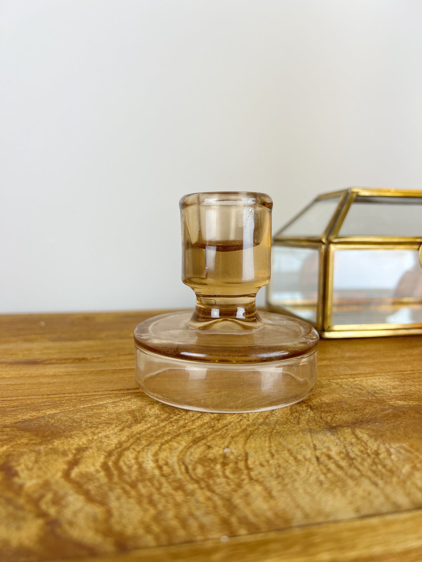 Neutrale kandelaar voor een diner kaars bij stylebyclariss