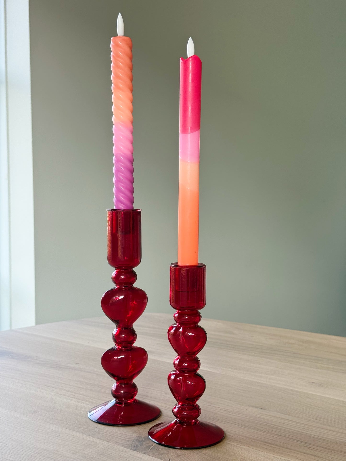 glazen kandelaars rood