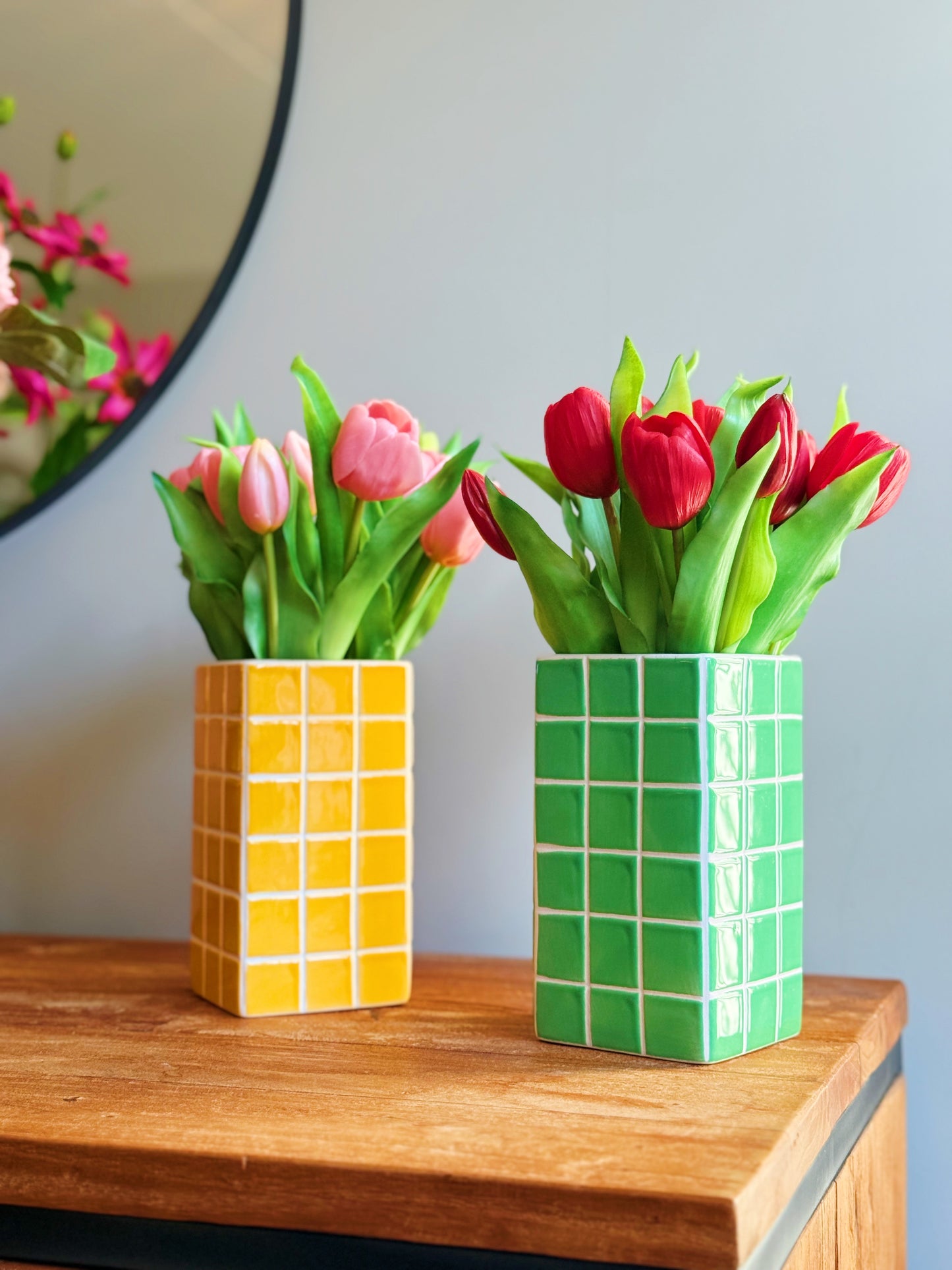 groene vaas kunst tulpen bij StyleByClariss