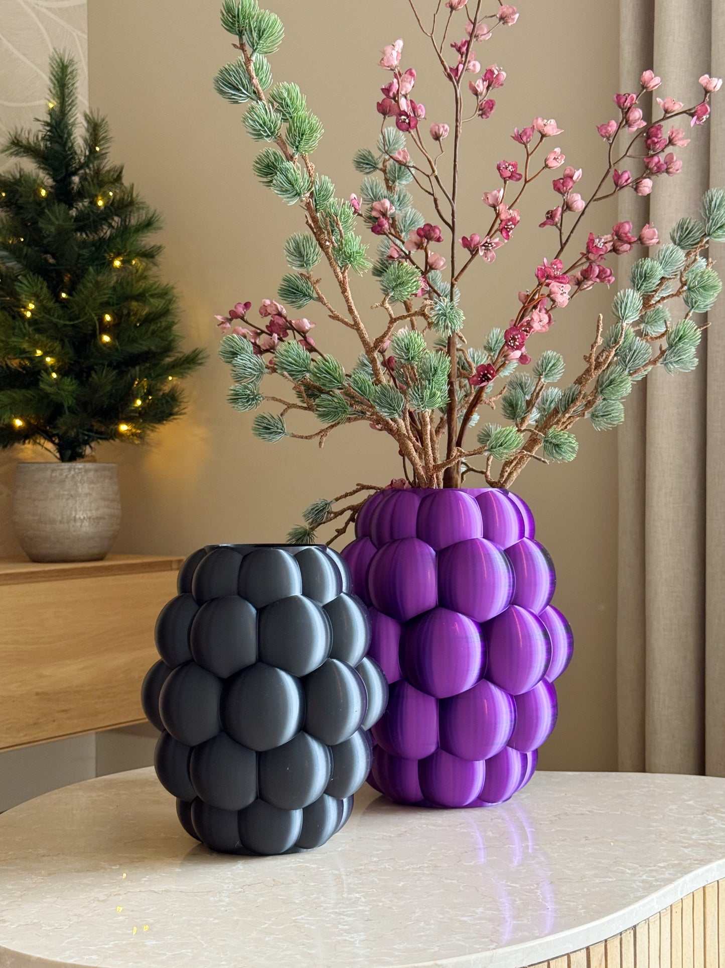 vaas met kerstballen