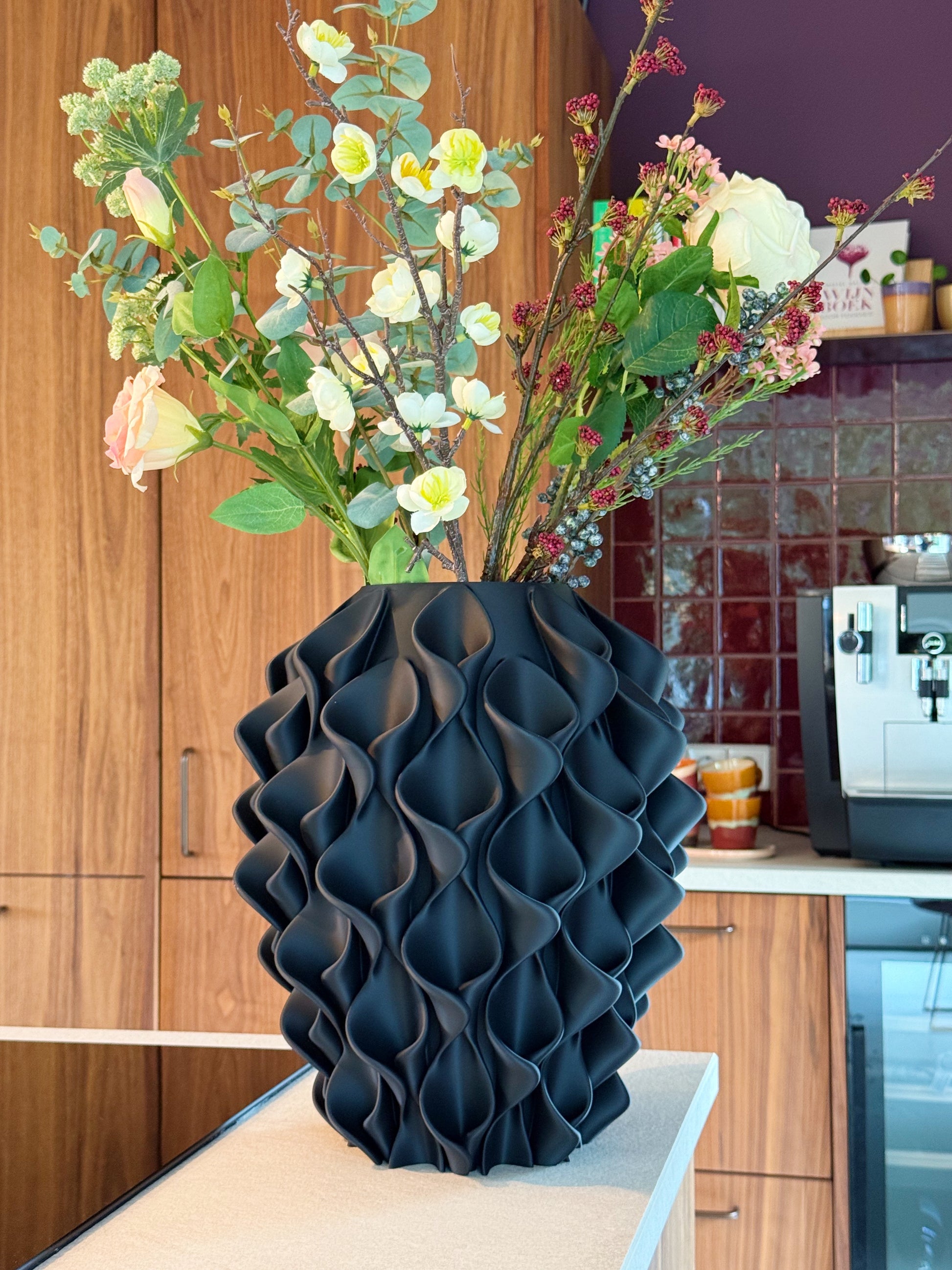3d geprinte vaas zwart lelie