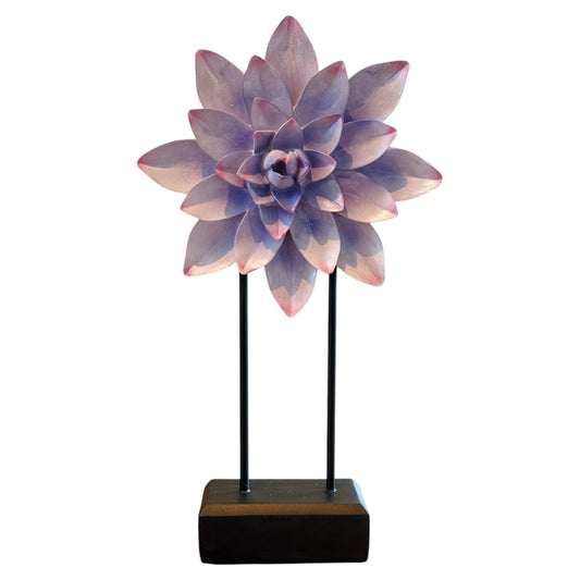 Paarse bloem decoratie standaard bij Stylebyclariss