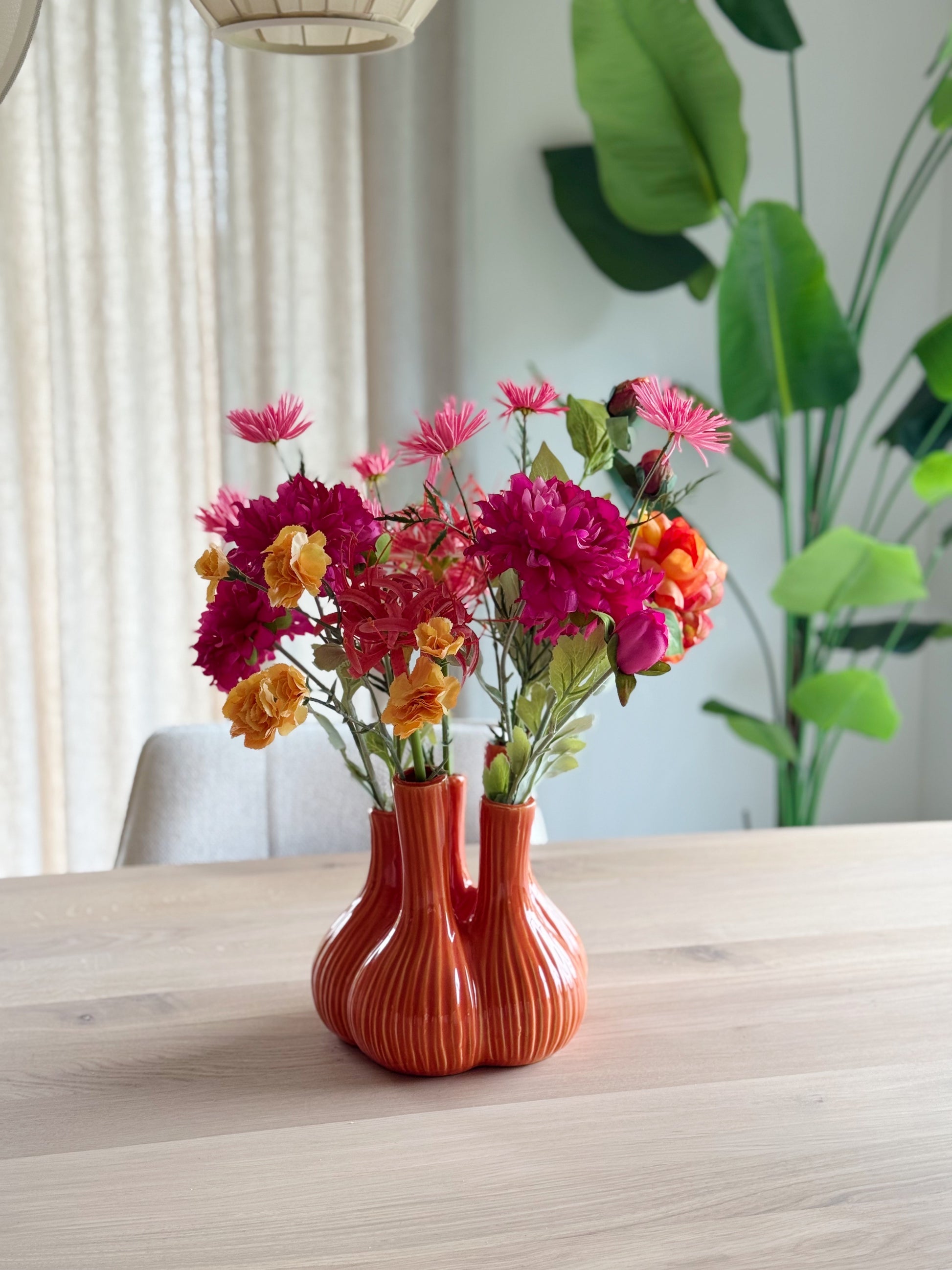 Tulpen vaas met meerdere tuitjes voor creatieve bloemschikkingen