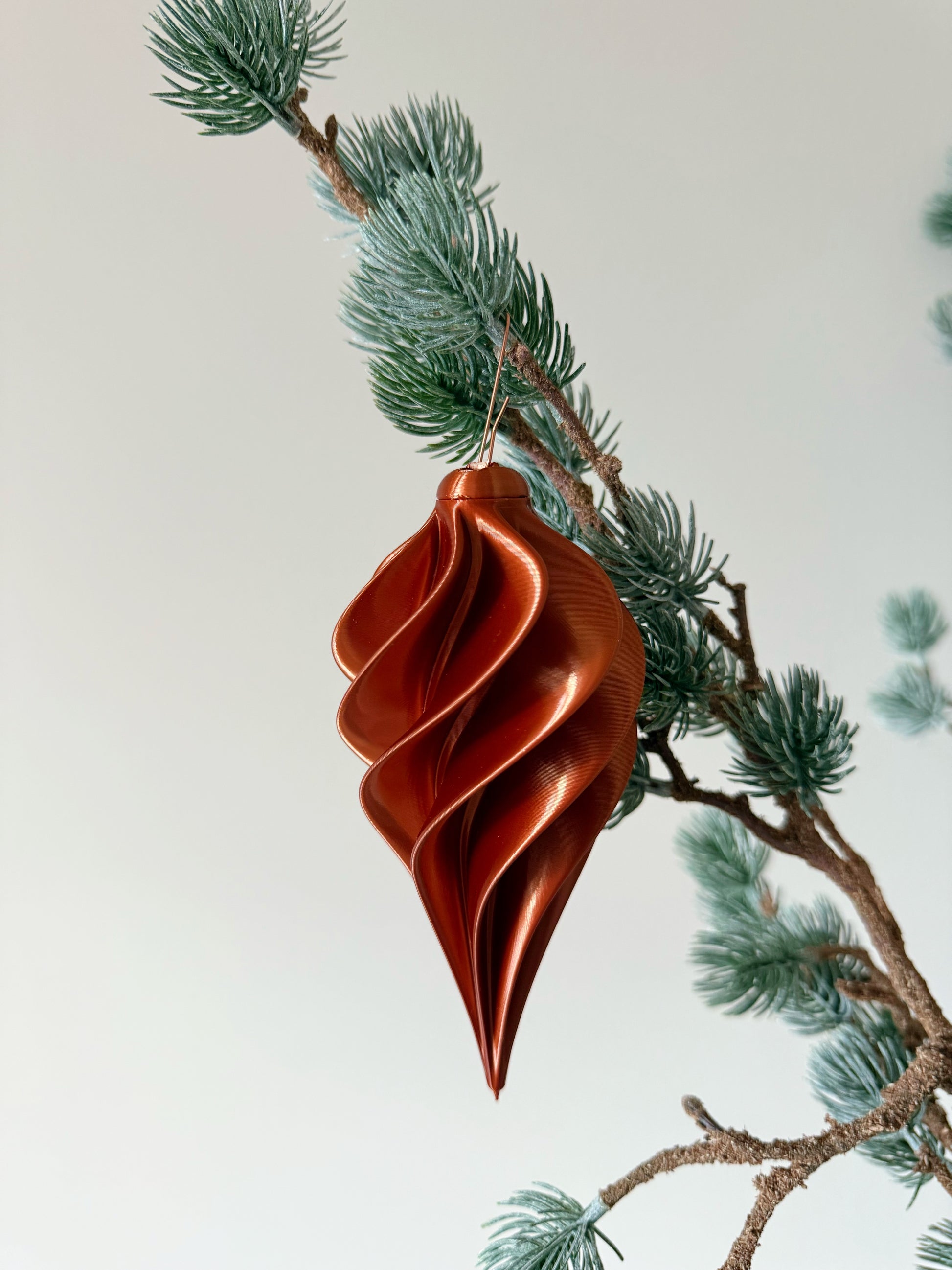 bijzondere kerstballen warm koper