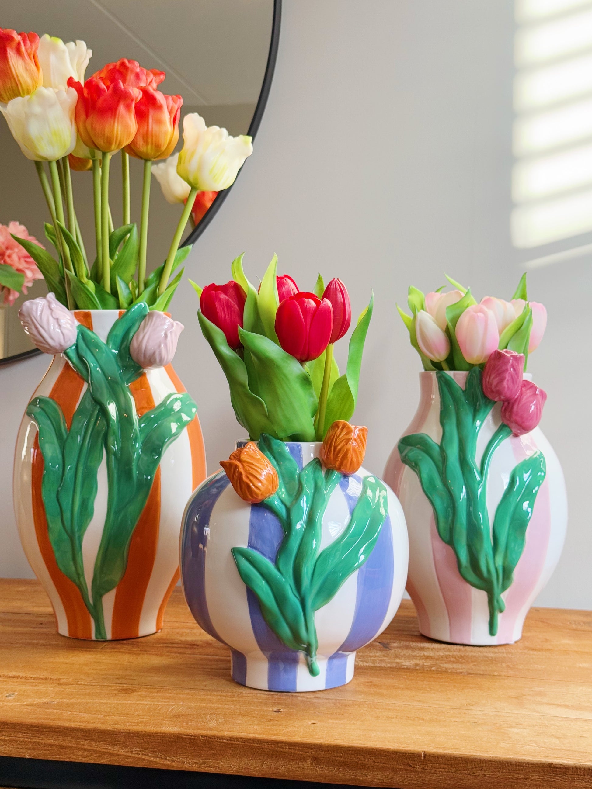 gekleurde tulpen vaas bij Stylebyclariss