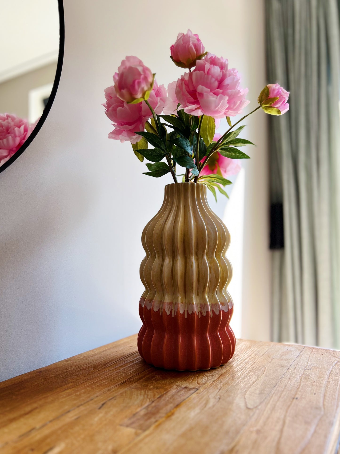 gekleurde vaas met bloemen bij StyleByClariss