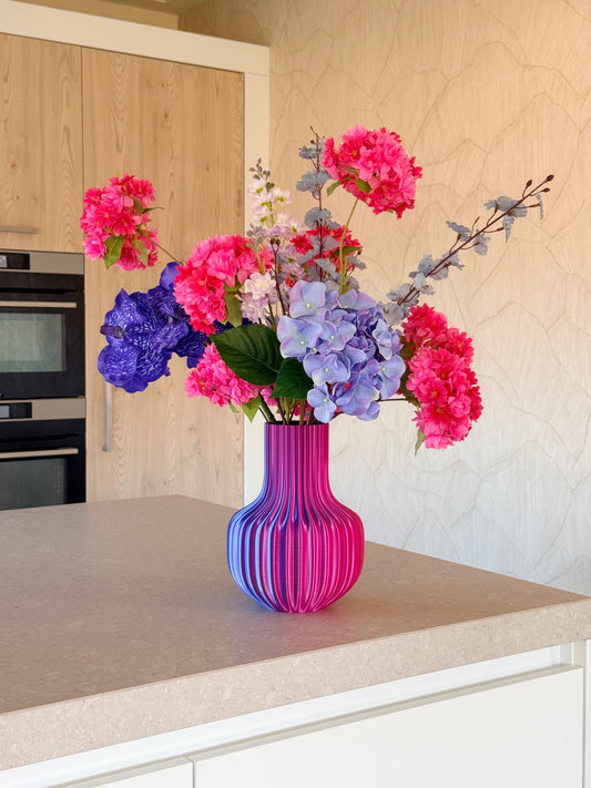 3D geprinte vaas - ribbed blauw rood