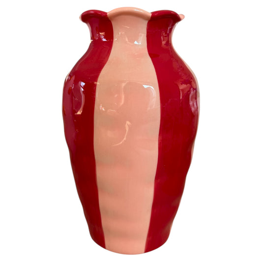 rood roze vaas met strepen 