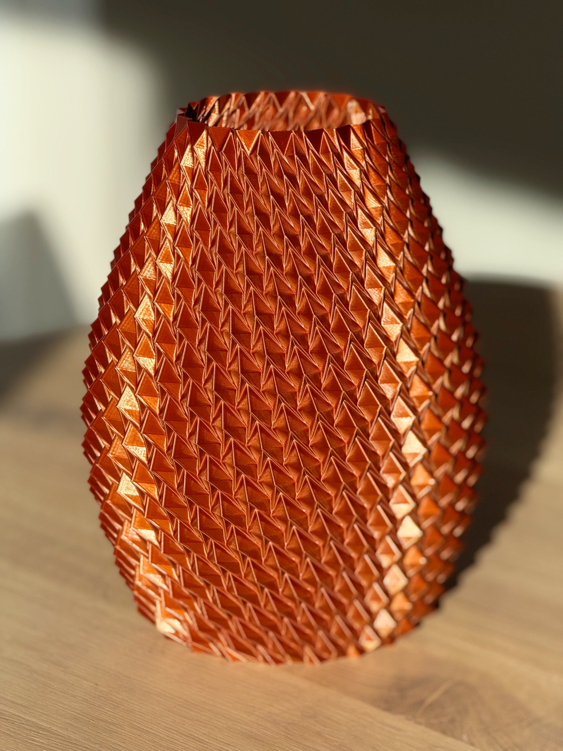 tijlvolle 3D geprinte vaas perfect voor een kleurrijk interieur